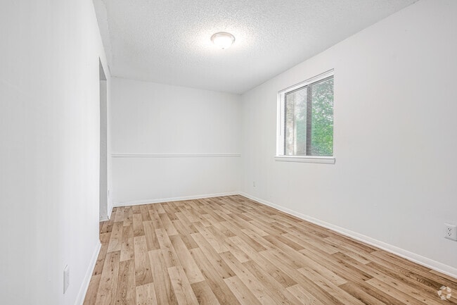 2BR, 1.5BA - 1,217SF - Dining Room - Water Vista