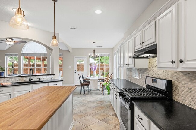Photo - 1475 Applewood Dr