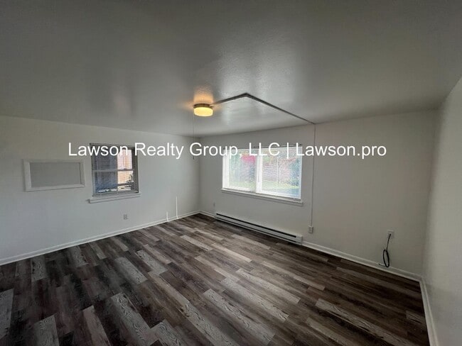 Photo - Suburban 739-741 Unidad Suburban 741