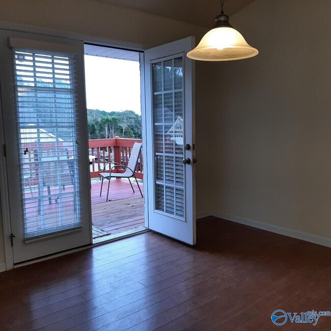 Photo - 160 Alderwood Dr