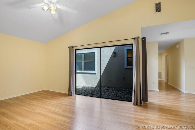 1080 NW 19th Terrace