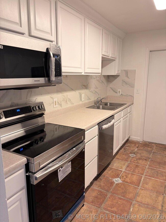 Photo - 213 SE 9th St