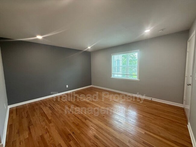 Building Photo - 6425 Brookside Rd