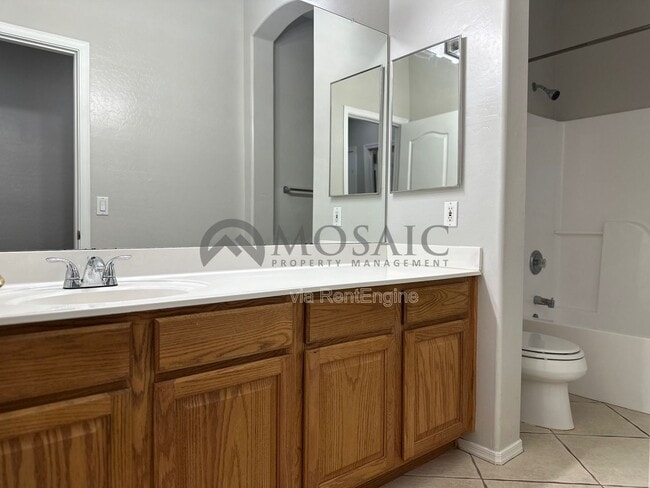 Photo - 121 W Birchwood Pl