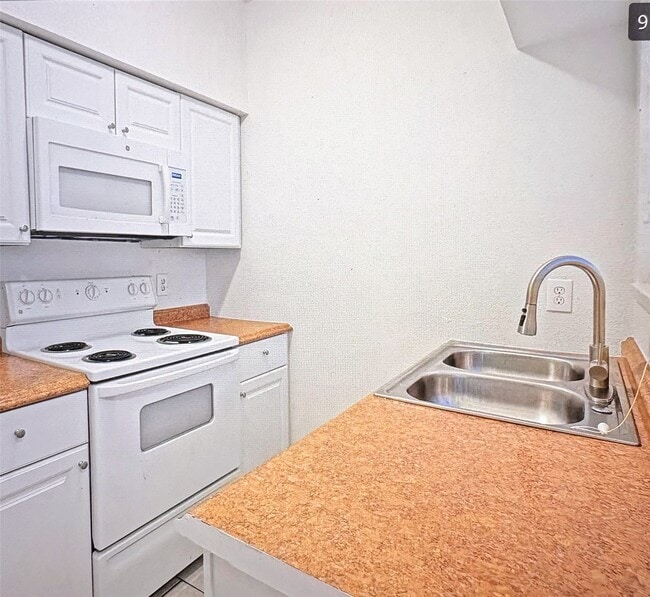 Photo - 2021 Spenwick Dr Unit 510