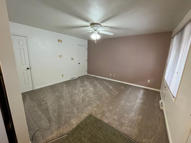 Photo - Midvale Dr 5509 Unit #2