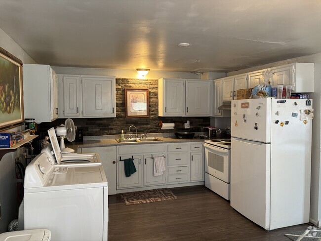 Building Photo - 47 Bouck St Unit A Rental