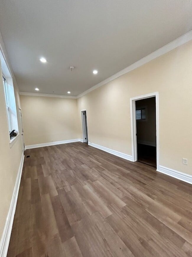Photo - 3653 S Hermitage Ave Apartment Unit 3653-1R