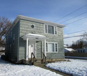 Building Photo - 3802 Burton Ave Unit Lower