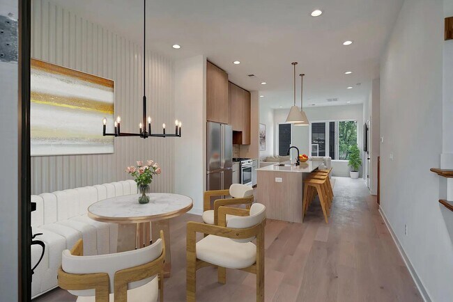 Photo - 1263 John St