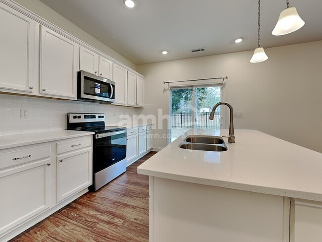 Photo - 3204 Brierhill Rd