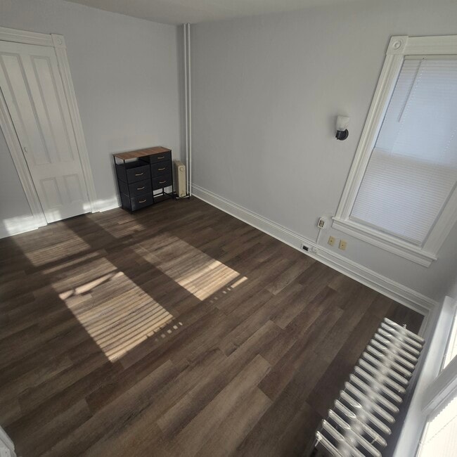 Living room - 121 Mercer St Unit 2