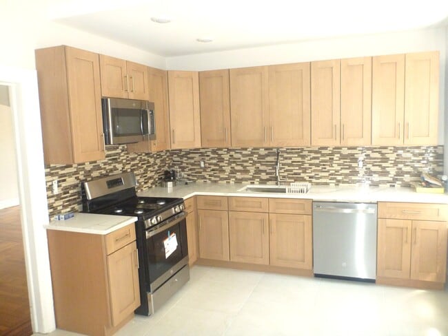 Photo - 15 Vernon Ave