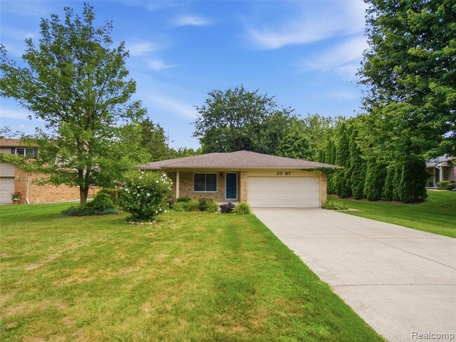 Photo - 2387 Sanders Pl
