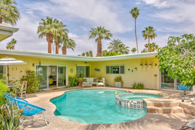 Building Photo - 74533 Peppertree Dr Rental