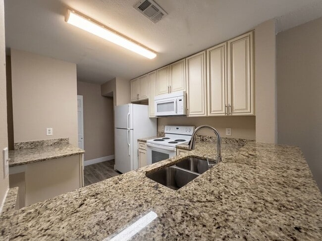 5232 Via Hacienda Cir
