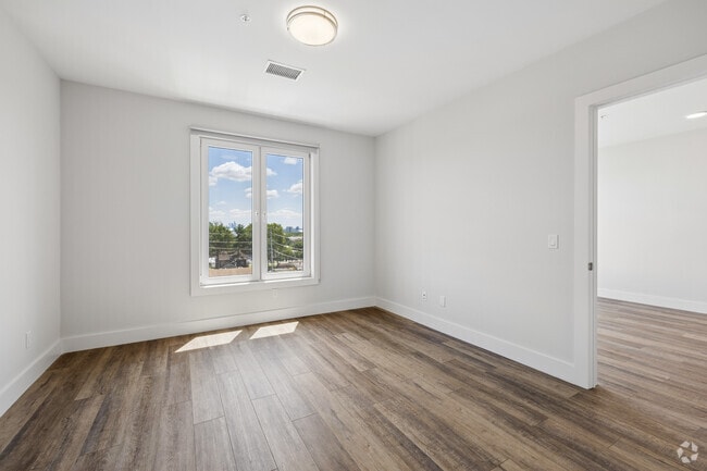 1BR, 1BA w/Den - 1,162SF - Bedroom