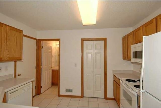 Photo - 811 Burr Oaks Dr Unidad 811 Burr Oaks #502