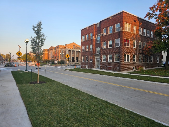 Building Photo - 1560 7th Ave