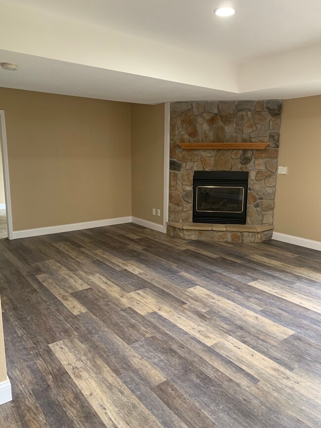 Photo - 216 Weiskopf Way