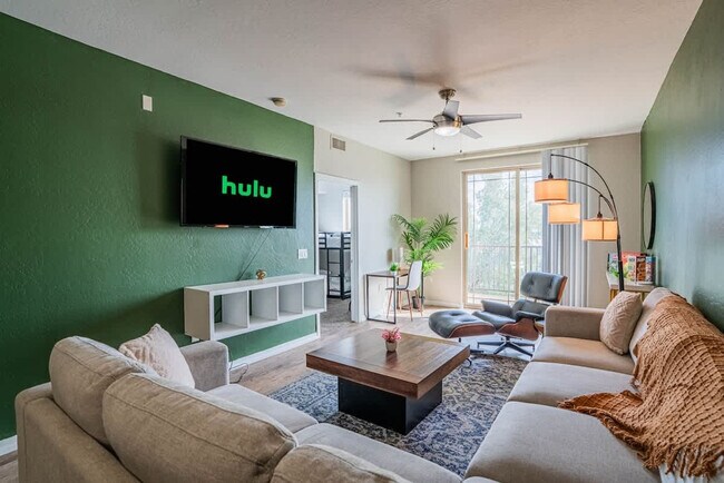 Building Photo - 1275 E University Dr