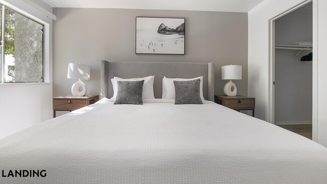 Photo - 1455 E Katie Ave Unidad E16