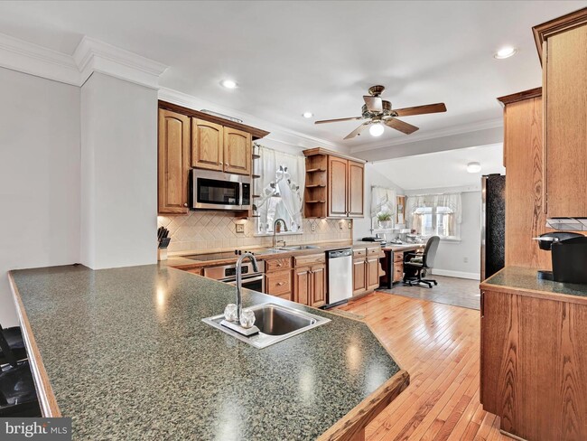 Kitchen - 19 Beechwood Rd Unit APT 1