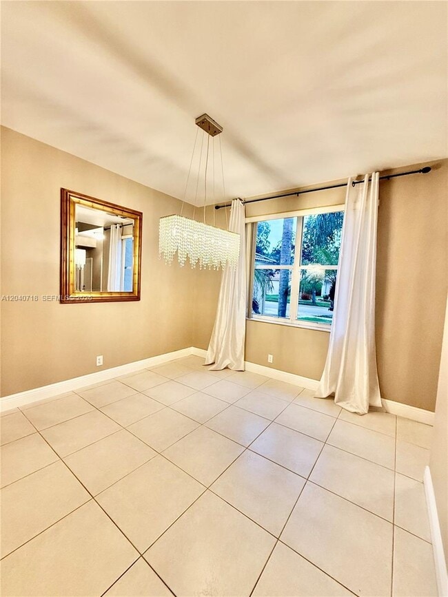 Photo - 660 Sand Creek Cir