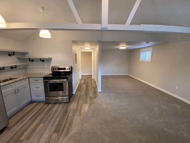 Building Photo - 1004 S Elder St Unit B Rental