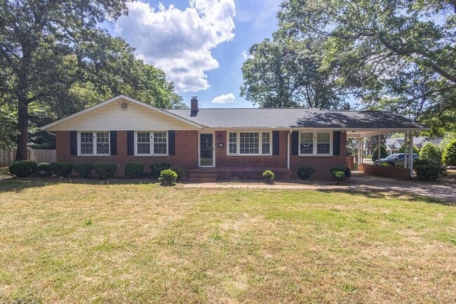 Building Photo - 1416 Two Notch Rd SE