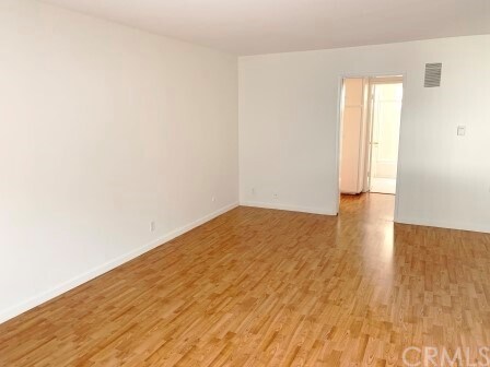 Photo - 1115 S Wooster St Unidad 104