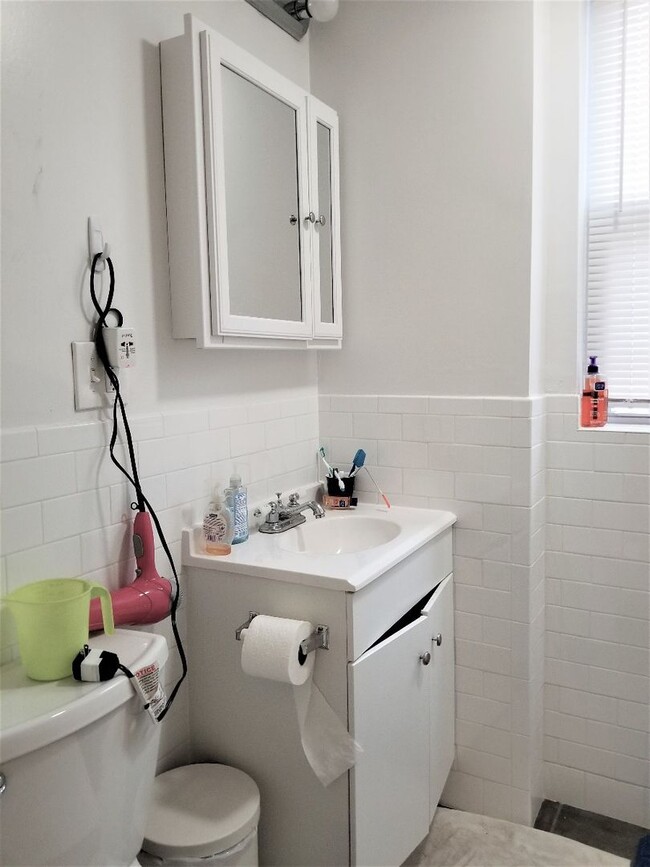 Photo - Amazing 4 bed in Allston available 9/1