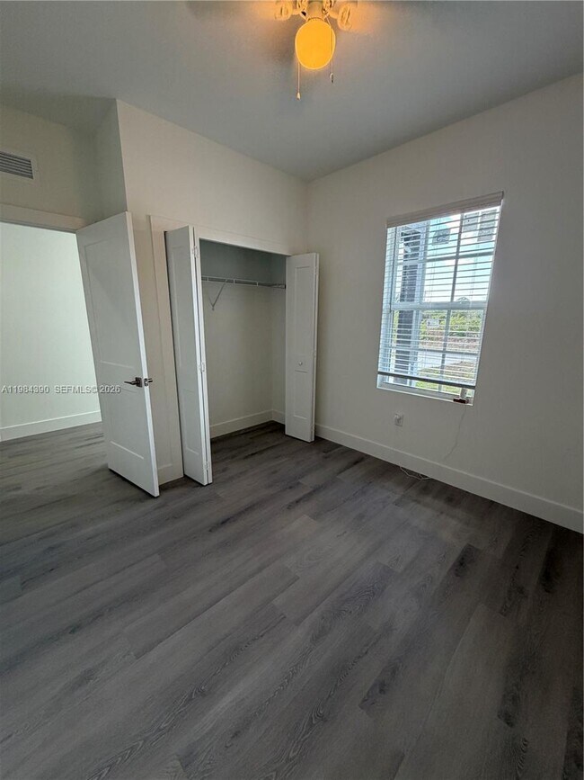 Photo - 723 Ivan Ave S Unidad 723