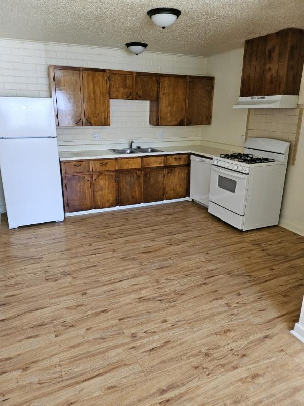 Photo - 1700-1704 Cameo St