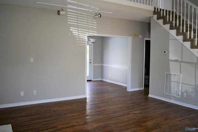 110 Norfolk Cir