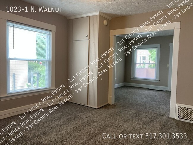 1023-1 N. Walnut-