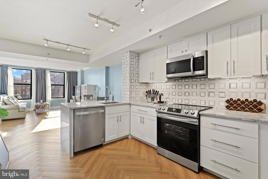 Photo - 631 D St NW