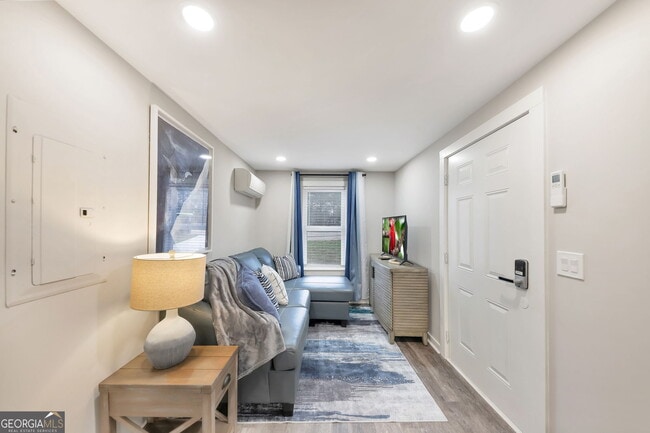 Photo - 243 N Georgia Ave Unit APT B