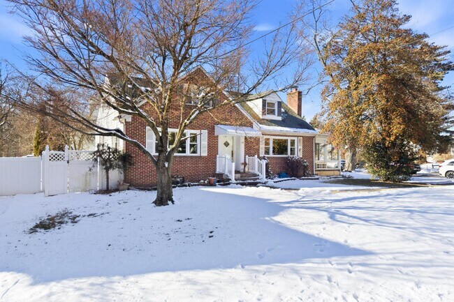 Photo - 219 Plainfield Rd