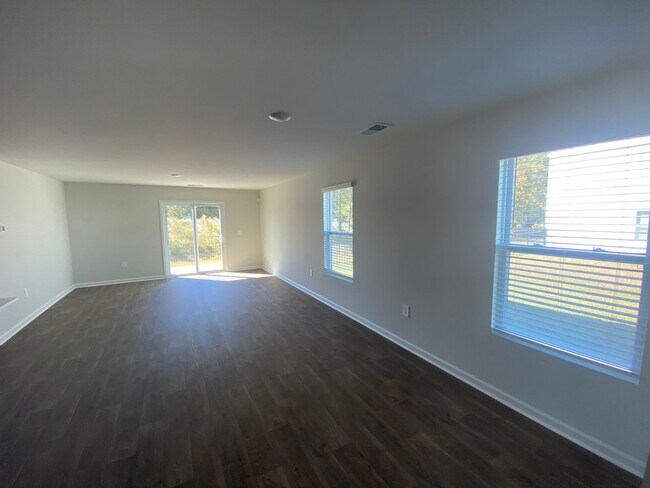 Photo - JUNE SPECIAL!!! $500 SECURITY DEPOSIT WITH...