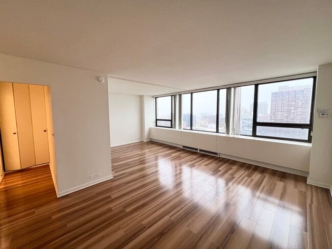 Photo - 2800 N Lake Shore Dr Unidad 2711