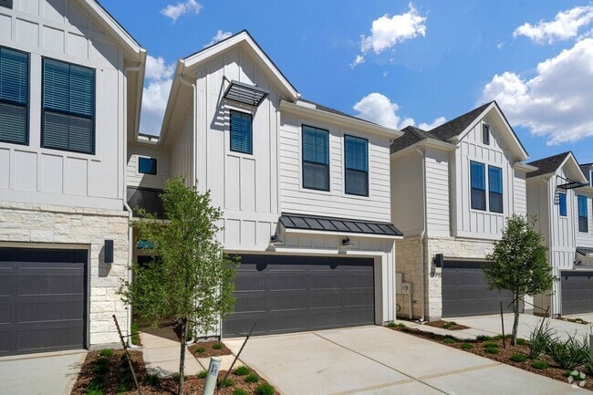 Building Photo - Beautiful New Construction Townhome!