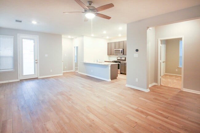 Photo - 9406 Castillo Ct