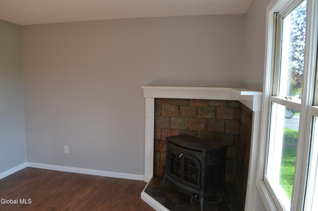 Photo - 60 Colonial Rd