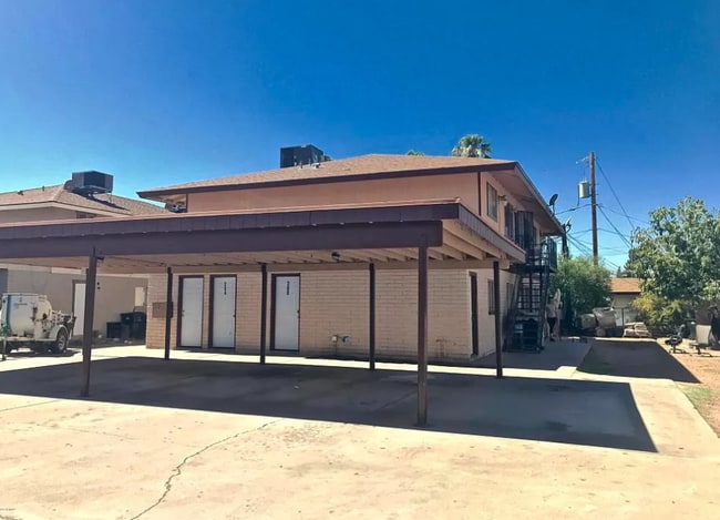 Building Photo - 200 S Doran Unit 204