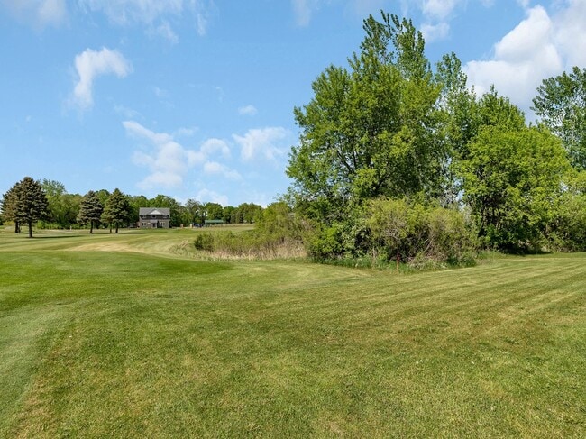 Photo - 980 Acacia Dr S