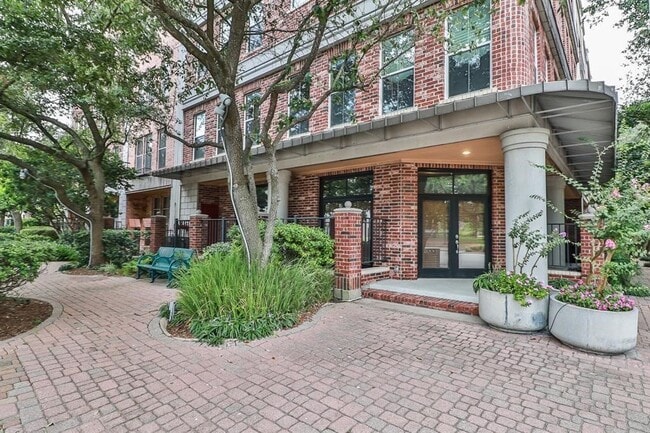 Building Photo - 3208 Jackson St Unit 1