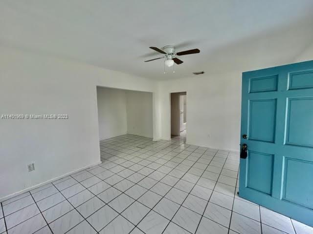 Photo - 569 NW 42nd St