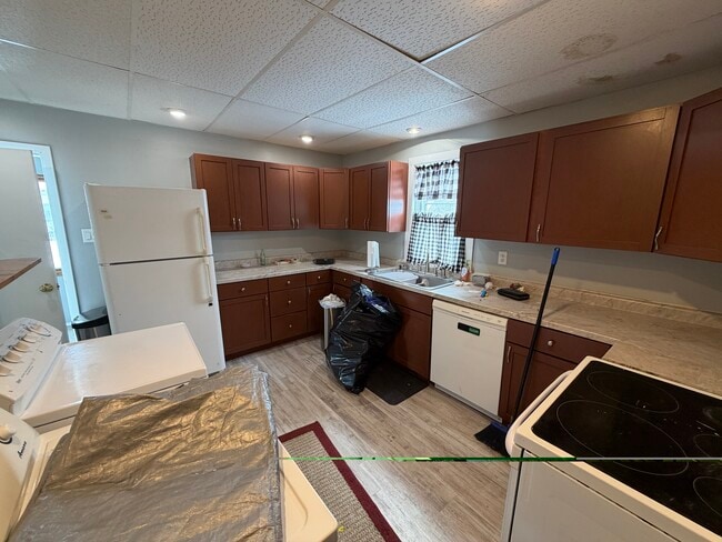 Photo - 104 N Grove St