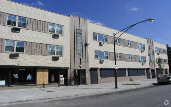 Building Photo - 7101 S Artesian Ave